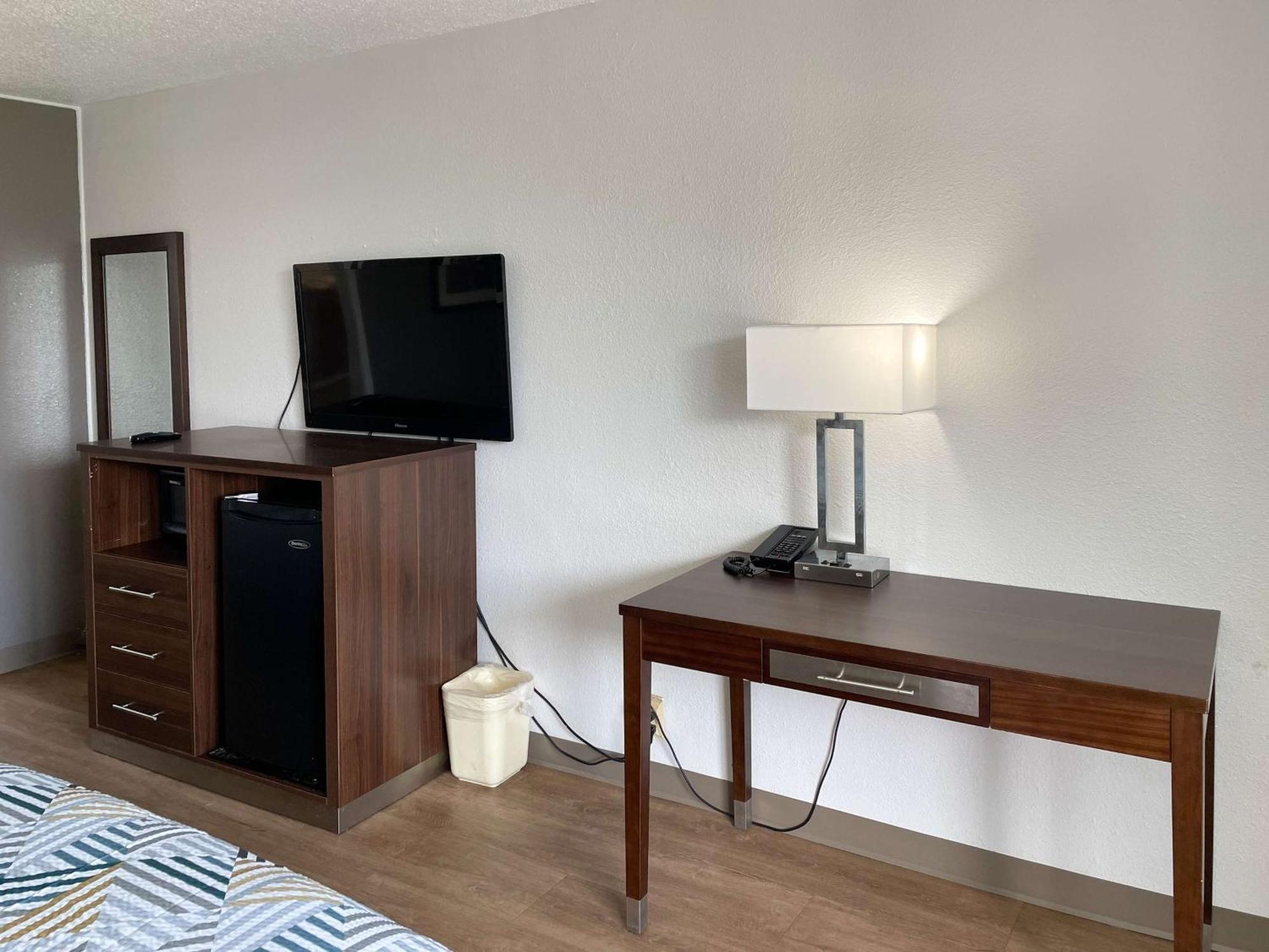 Motel 6 Opelika Al Exteriör bild